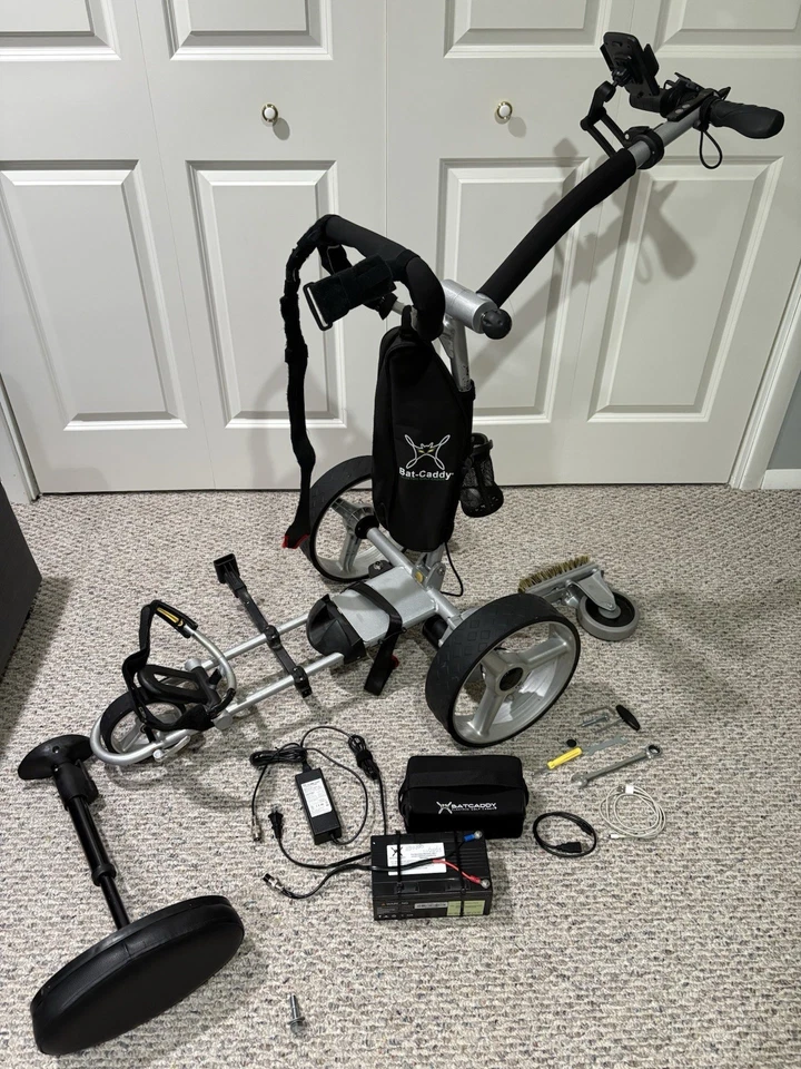 Carro de golf eléctrico Bat Caddy X4R NO REMOTO - modificado para palos soporte recto Foto 1 de 4