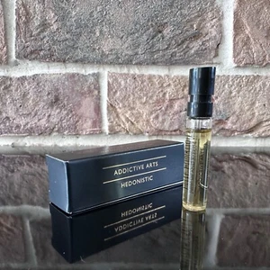 Clive Christian Jump Up And Kiss Me Hedonistic Parfum 2 ml - 0.06 fl. oz. - Picture 1 of 1