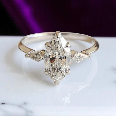 Anillo de diamantes de platino cultivado en laboratorio marquesa certificado IGI 3,40 quilates D VS1 Foto 1 de 4