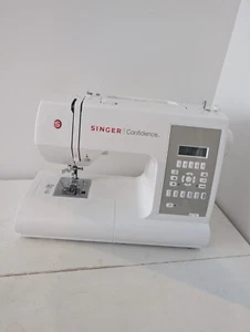 Singer Confidence 7470 Sewing Machine - Picture 1 of 3