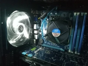 Windows XP Retro Gaming PC - GTX 670 2GB, 4GB Ram, i5-3570 CPU, 500GB HHD - Picture 1 of 16