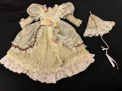 Hermosa muñeca de porcelana vintage Seymour Mann vestido de encaje con paraguas Foto 1 de 4