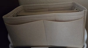 Neu ohne Etikett große Filz Handtasche oder Reiseorganizer mit vielen Aufbewahrungstaschen Farbe Beige - Bild 1 von 16