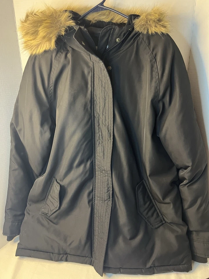 Old Navy女式大号黑色冬季外套人造毛皮装饰连帽和纽扣口袋 — 第 1/4 张图片