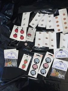 Sewing Crafting Scrapbook Cardmaking Buttons Zoo Safari Theme Animals - Picture 1 of 8