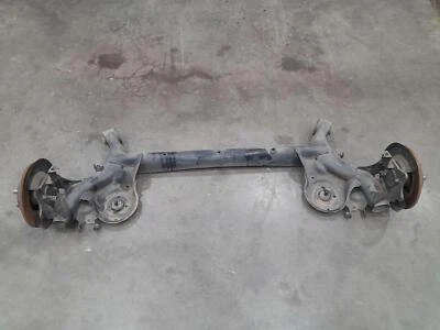 Conjunto de eje de haz trasero distancia entre ejes Ford Transit Connect 120,6" 14-18 OEM Foto 1 de 4