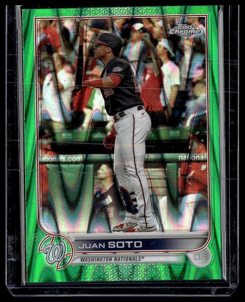 2022 Topps Chrome #129 / Juan Soto GREEN WAVE REFRACTOR /99