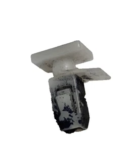 2003 Subaru Forester headlight trim clip NEW set of 4 - Picture 1 of 1
