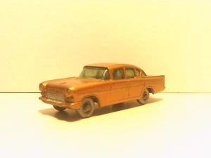 Matchbox No.22b Vauxhall Cresta - Gold - Picture 1 of 4