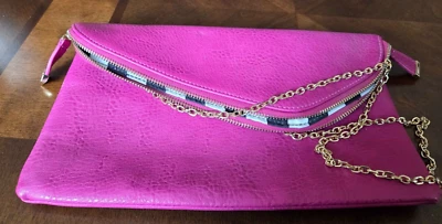 Bolso Bandolera Urban Expressions Rosa Oscuro Sobre Bolso sin asas de Hombro 12" x 7" Foto 1 de 4