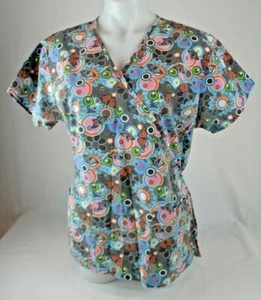 Absolute Multi- Color Butterfly Print Short Sleeve Scrub Top Women's Size Medium - Picture 1 of 12