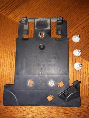 Escalade 2006 6,0 L Silverado cubierta del motor soporte de montaje 2000-2006 OEM 12561510   Foto 1 de 4