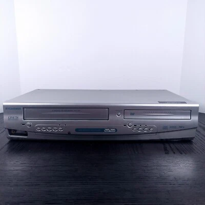 Reproductor combinado grabadora VCR/DVD Sylvania DV220SL8 VHS SIN CONTROL REMOTO PROBADO Foto 1 de 4