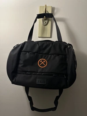 Bolso de Lona YETI Crossroads Exterior 40L Negro Edición Limitada Nuevo con Etiquetas Foto 1 de 4