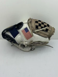 Worth Freedom Baseball Glove Model WF100 10" Pattern Youth RHT - Picture 1 of 6