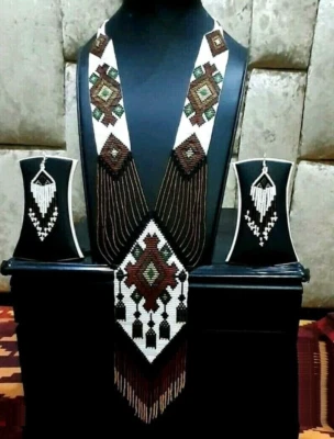 PENDIENTES COLLAR PLUMAS MULTICOLOR ESTILO NETIVE HECHOS A MANO REGALO MUJER Foto 1 de 2