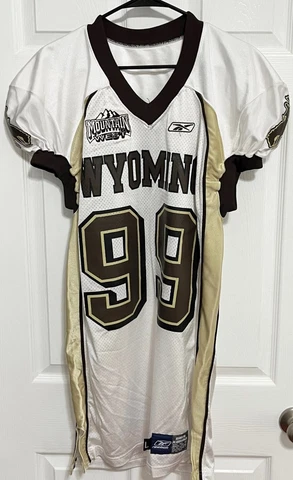 R ANDERSON 99 Wyoming Cowboys Mountain West Team Issued Football Jersey L Reebok Cover