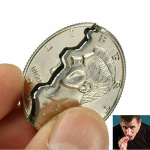 Creative Mouth Close-Up Magic Bite Out Quarter Magic Trick & Restored Half u - Foto 1 di 15