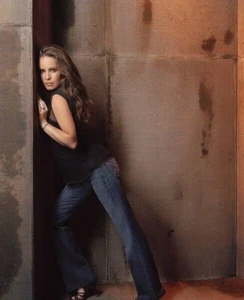 Charmed Unsigned 10" x 8" Photo - Holly Marie Combs *2605 - Imagen 1 de 1