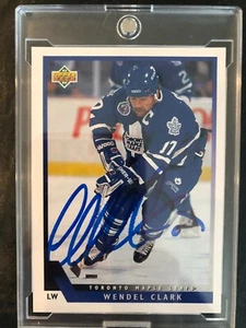 WENDEL CLARK SIGNED UPPER DECK TORONTO MAPLE LEAFS CARD - Picture 1 of 1