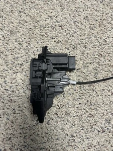 2018-2025 Volvo XC60 Right Front Door Latch Lock Actuator OEM 31440998 - Picture 1 of 3