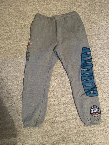 Hornets Team Origins Fleece Pants Size Small Cover
