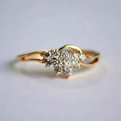 Fede nuziale a grappolo creata in laboratorio con diamanti taglio tondo da... - Immagine 1 di 4