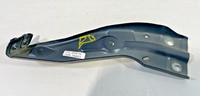 2020 - 2025 凯迪拉克 CT5 前左驱动侧挡泥板支持支架 104921 — 第 1/4 张图片