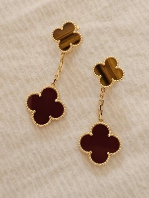 Pendiente Alhambra Mágica VAN CLEEF & ARPELS Oro Amarillo Cornalina Tigre 2 Motivos  Foto 1 de 4