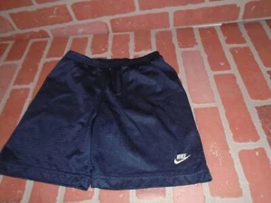 NIKE VINTAGE BOYS MESH SHORTS SIZE 6 - Picture 1 of 2