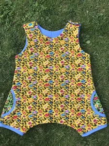 HANDMADE Latzhose kurz, Pumphose, Baby, kurze Hose, Handarbeit, Gr. 74/80, NEU - Bild 1 von 2
