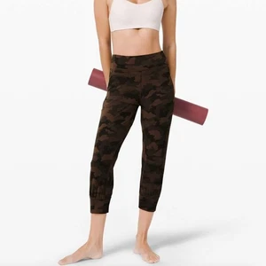 Lululemon Align Jogginghose Crop *23" Heritage 365 Camo Brown Earth Multi Gr. 6 {DD17} - Bild 1 von 7