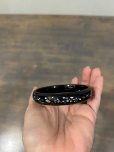 Vintage Mother of Pearl Inlay Floral Design Black Lacquer Bangle Bracelet - Picture 1 of 6