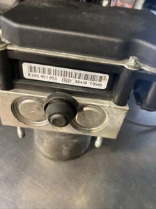 07 08 09 2007 2008 2009 SUBARU LEGACY ABS PUMP With hydraulic unit - Picture 1 of 5
