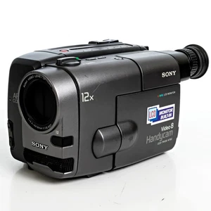 Videocámara Sony Handycam Video 8 CCD-TRV30 probada - SIN BATERÍA/CARGADOR - Funciona - Imagen 1 de 8