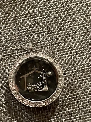 Рождественский оригами сова большой серебряный живой медальон с рождественской тарелкой и подвесками - Изображение 1 из 2