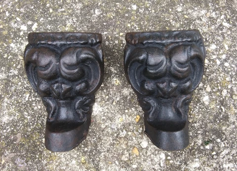 Set of 2 Vintage Cast Iron Decorative Legs Stove Furniture Bath Tub Feet Ornate Cover