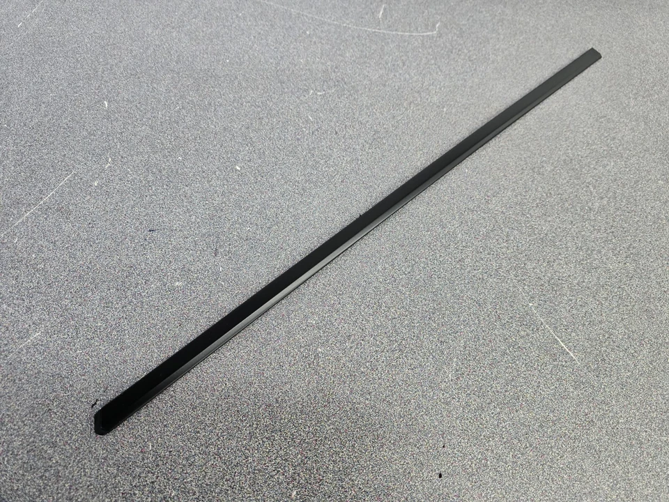 MUY BONITO ORIGINAL GENUINO PORSCHE 928 NEGRO PASAJERO MOLDURA PARABRISAS LATERAL Foto 1 de 4