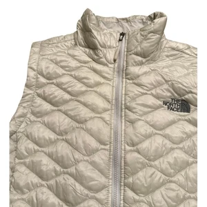 Northface Women's Thermoball Vest Size M White - Picture 1 of 9