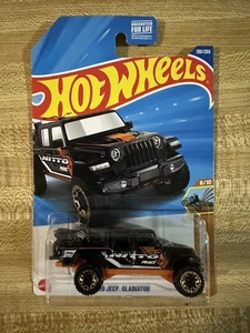 2025 Hot Wheels ‘20 Jeep Gladiator HW Dirt Series 130/150 - Picture 1 of 2