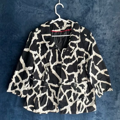 Chaqueta East 5th Mujer 2X Negra Blanca Jirafa Estampado Animal Informal Único Blazer Foto 1 de 4