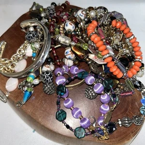 Lot Of 25 Bracelets See Below Mostly Glass Beads Nice! - Picture 1 of 9