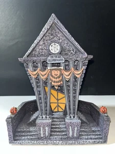 Hawthorne Village Nightmare Before Christmas ~ 2005 TOWN HALL ~ In Box W/cord - Picture 1 of 7