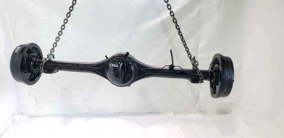 Nissan Pickup 1993 1994 OEM eje trasero 4 cilindros automático 4x2 Foto 1 de 4