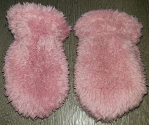 BABY GIRLS CARTERS 9/12 MONTH PINK FURRY THICK SOFT MITTENS GLOVES cute! - Picture 1 of 2