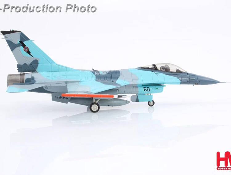 Hobby Master HA38018 Lockheed F-16A "NSAWC Adversary" 920409/60 US Navy 1 72