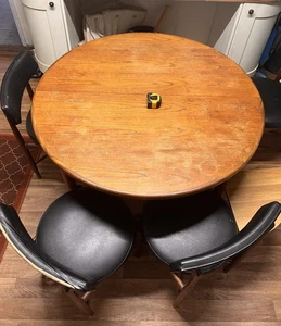 G plan Circular Extending Dining Table & 4 G plan Chairs Mid Century - Picture 1 of 5