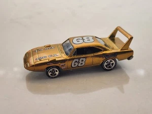 Hot Wheels '70 Plymouth Superbird Hot Wheels Classics Series 3 in Gold!! - Picture 1 of 6
