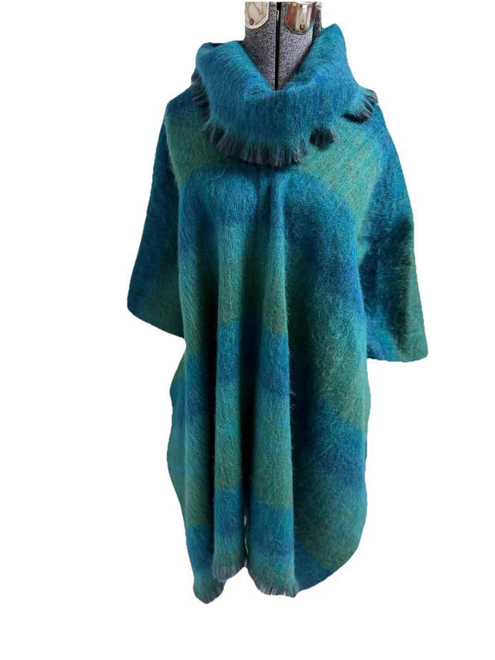 Poncho de Alpaca Talla Única Para Todos Gran Tamaño Lana de Alpaca Boho Acogedor Hecho en Ecuador Foto 1 de 4