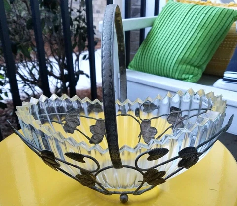 Eales of Sheffield of England Silver Plate Basket with Glass Bowl Insert Cover